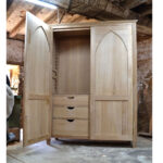 Freestanding oak kitchen cupboard