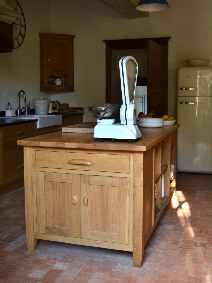 A central kitchen island