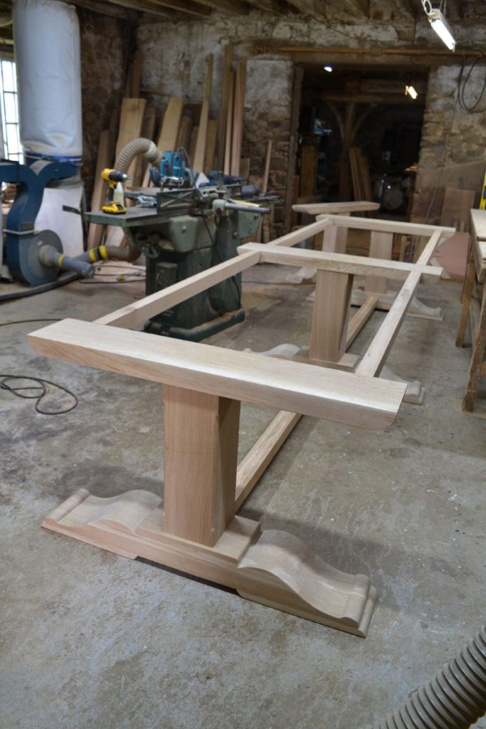 Dining table base with 3 pedestals