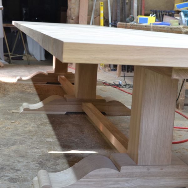 5 metre table with pedestal base