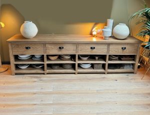 Long kitchen island with a haberdasher style
