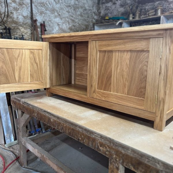 Small 2 door oak sideboard
