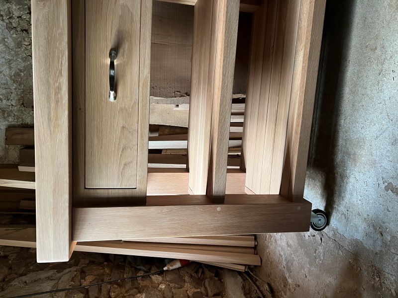 Chunky oak island with wheels