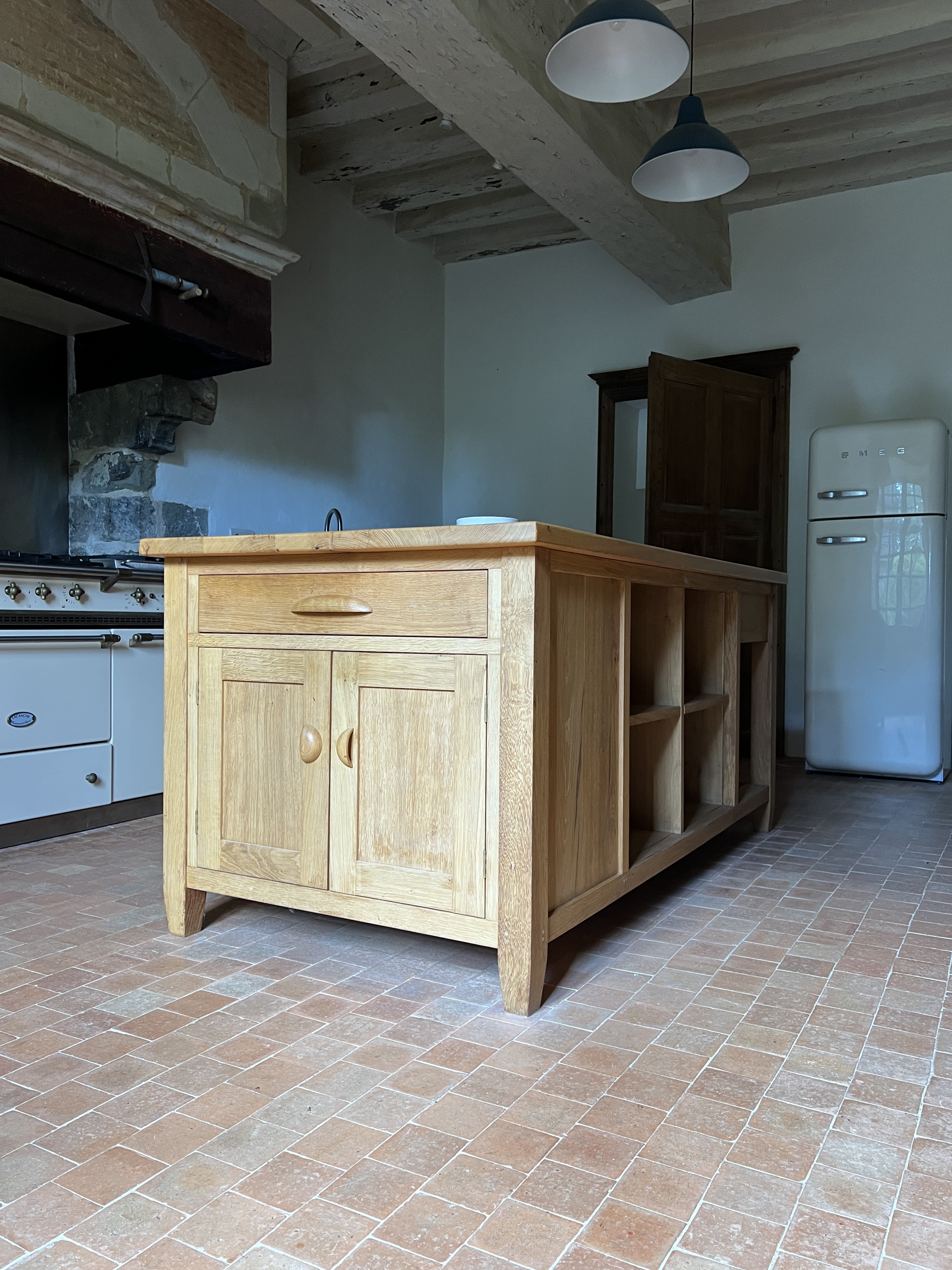 Bespoke oak kitchen in france