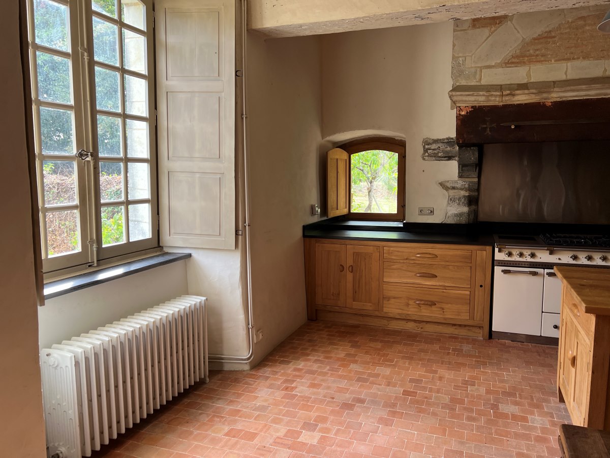 French country kitchen handmade to measure